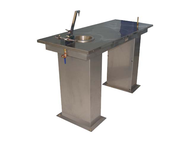 mesa-maestro-para-laboratorio-en-acero-inoxidable-148-x-60-cm